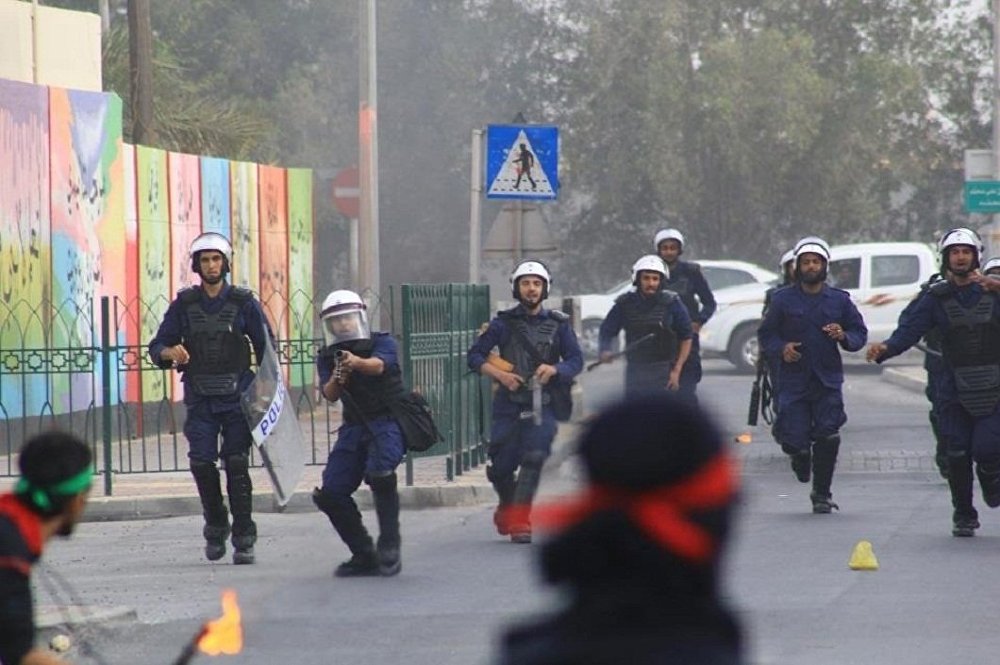 Полиция Бахрейна разогнала демонстрантов в шиитских пригородах Манамы