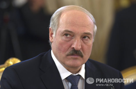Лукашенко: расслоение общества может привести к 