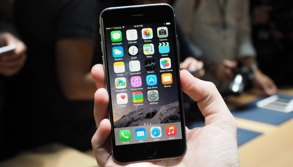 Apple Store опроверг информацию о продаже восстановленных iPhone