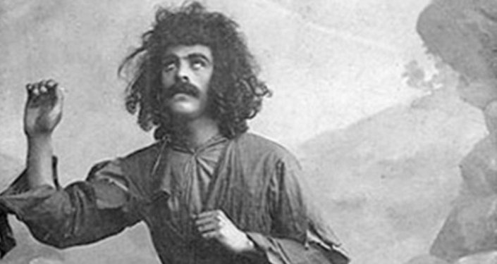 Гусейнкули Сарабский в роли Меджнуна в 1909 году