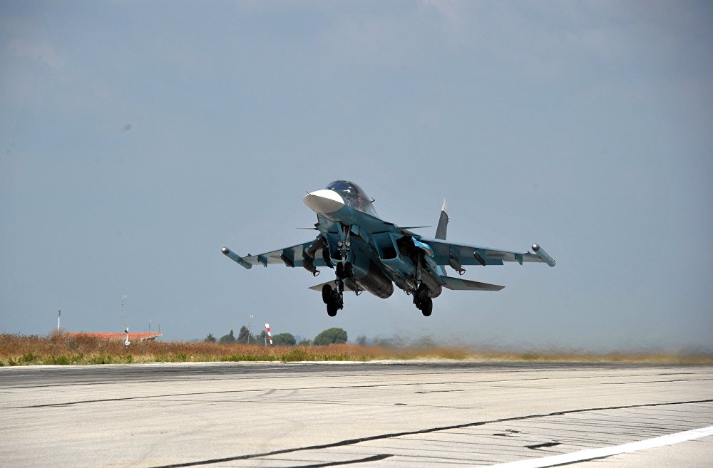 Российские бомбардировщики уничтожили 6 крупных складов ИГ в Сирии