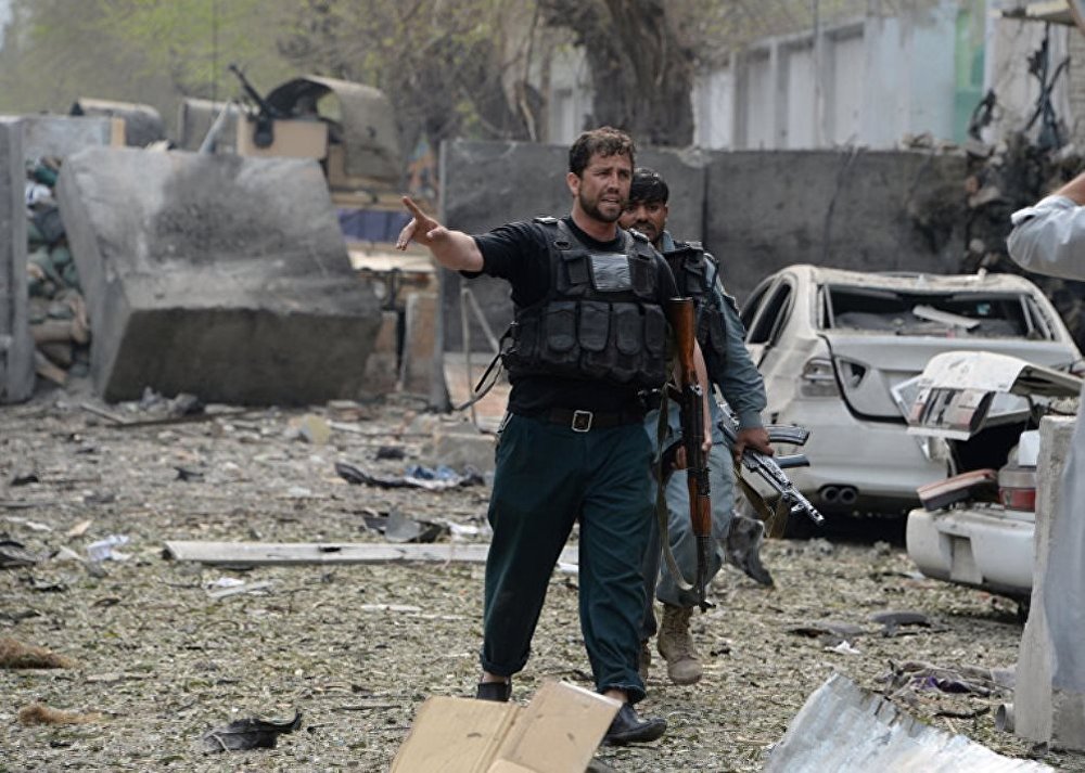 СМИ: число жертв взрыва и перестрелки в Афганистане возросло до 9