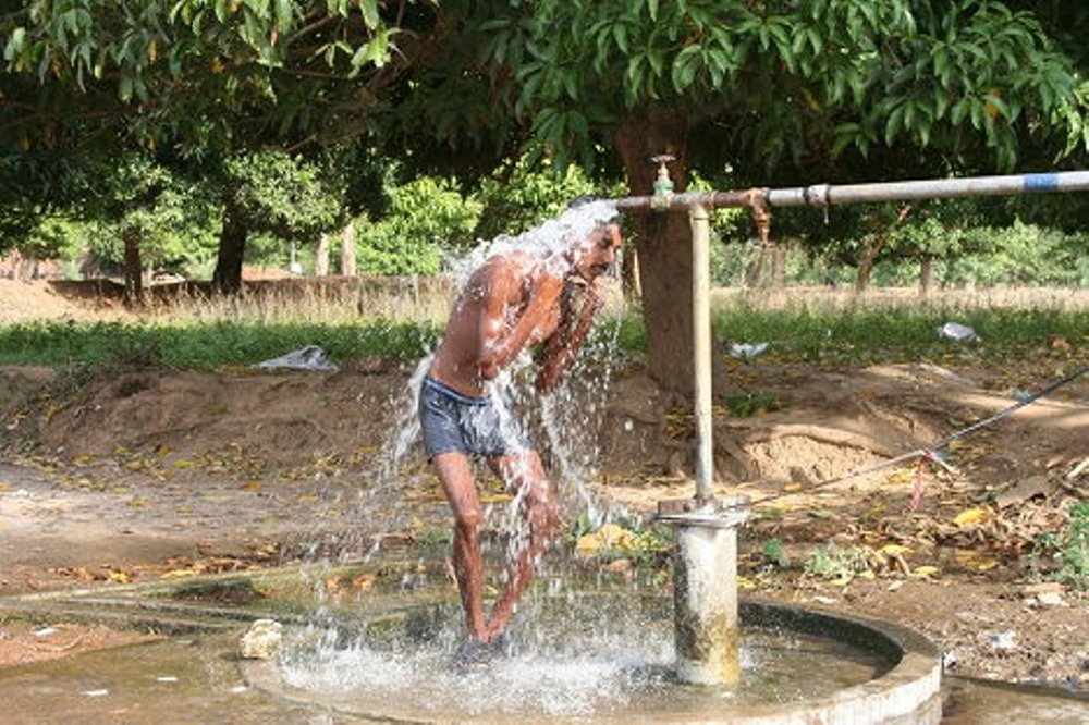 Более 110 человек скончались от жары на юге Индии - агентство