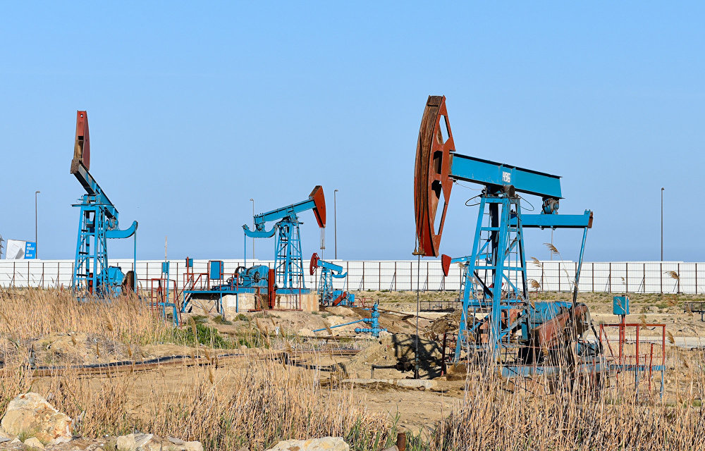 Нефть дешевеет на фоне опасений переизбытка на рынке