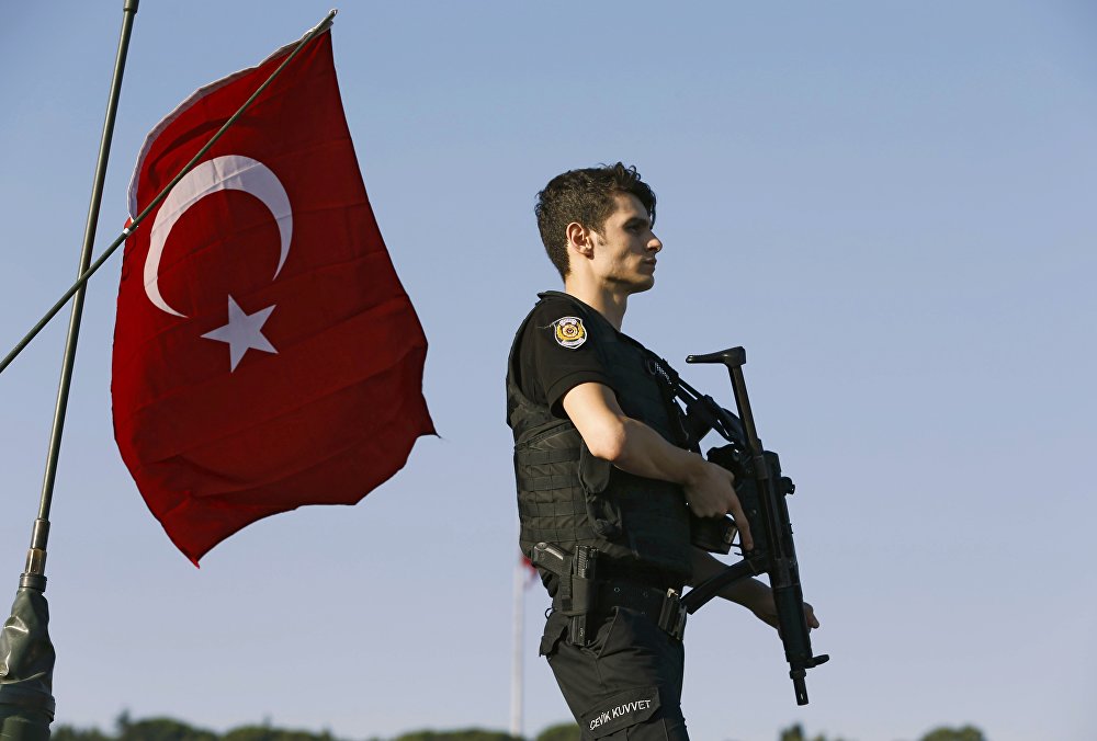Свыше 10 тысяч госслужащих уволено в Турции за причастность к FETÖ