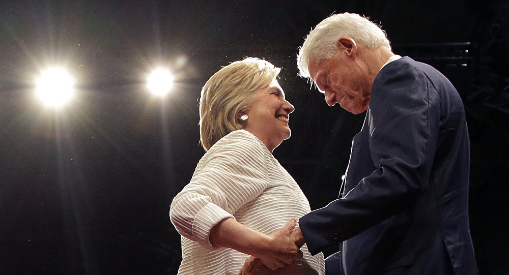 ABŞ-ın keçmiş prezidenti Bill Klinton həyat yoldaşı Hilari Klinton ilə