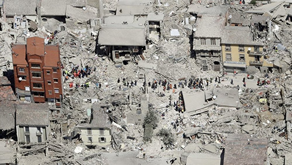 Ренци: жертвами землетрясения в Италии стали как минимум 120 человек