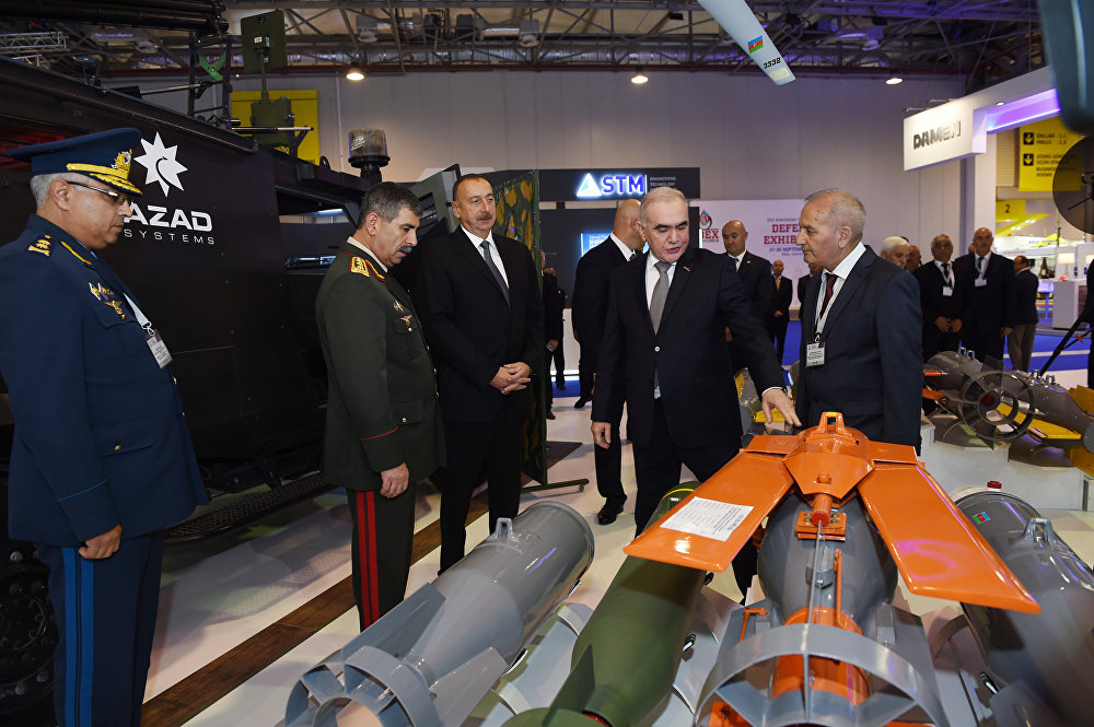 Президент Ильхам Алиев посетил оборонную выставку ADEX 2016