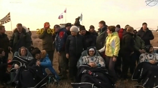 Участники экспедиции на МКС благополучно приземлились в Казахстане