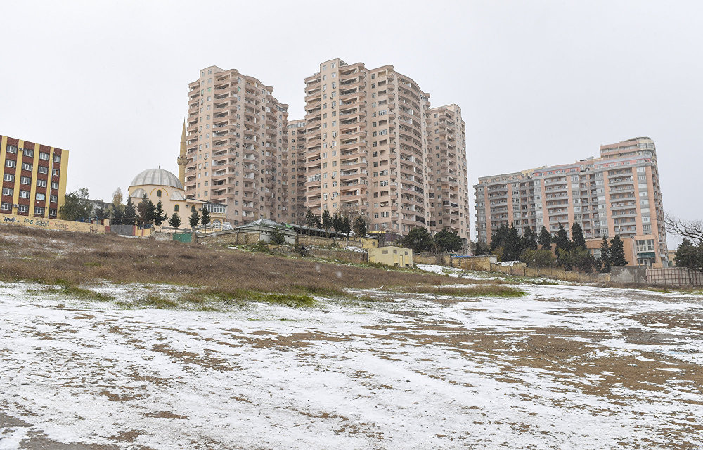 В Азербайджан вернулись дожди и снегопады