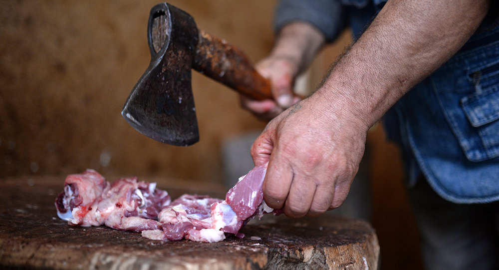 В Азербайджане требуют остановить продажу неупакованного мяса