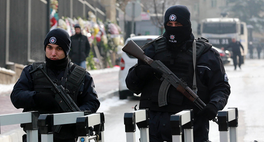 Турецкие полицейские в Анкаре