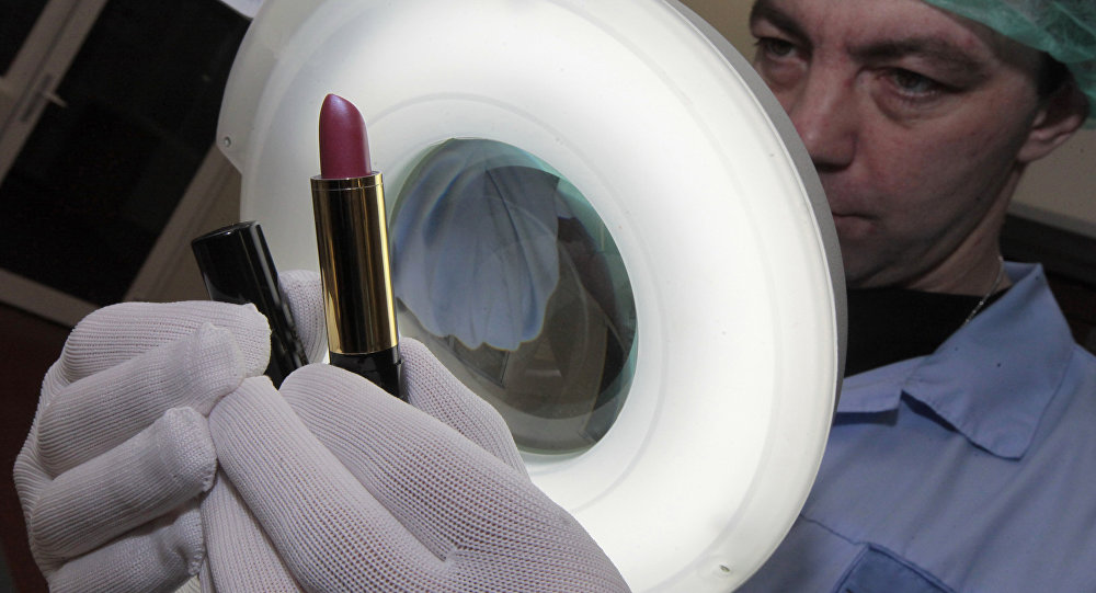 Бакинской косметической сети запретили закупать токсичную косметику