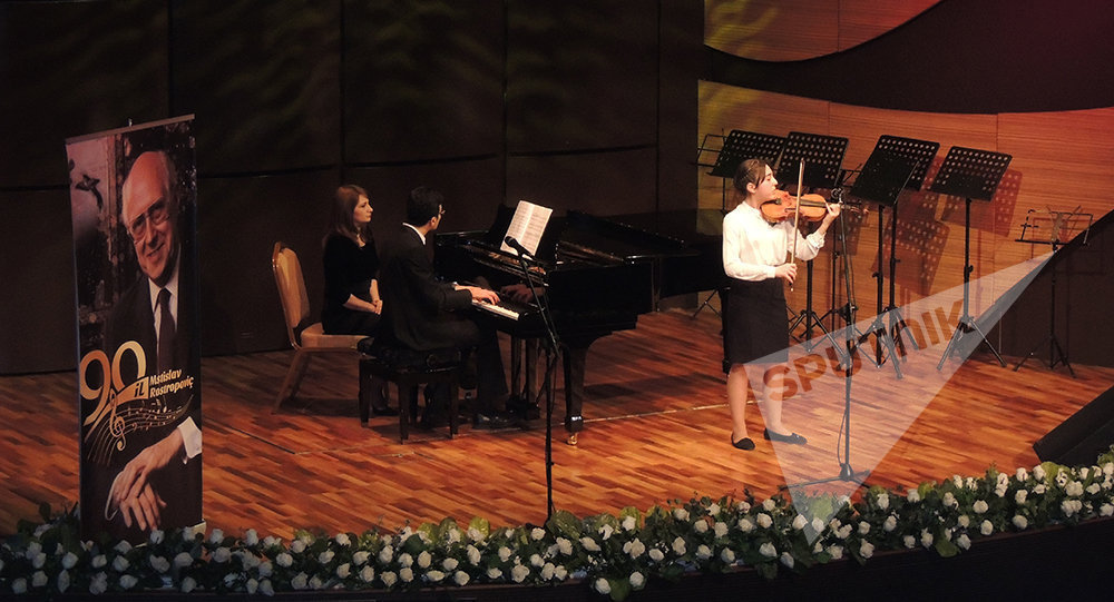 Юные таланты приняли участие в концерте в честь Мстислава Ростроповича