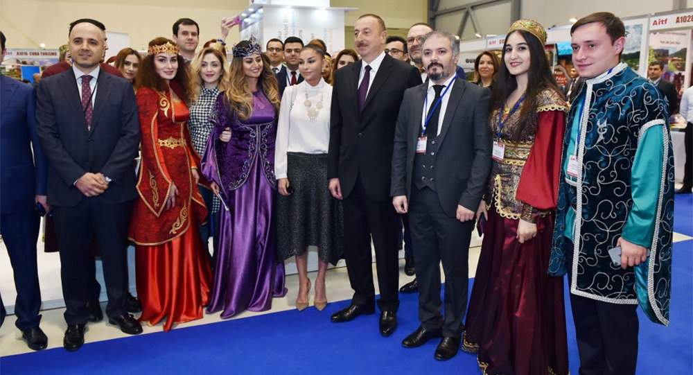 Президент и первая леди Азербайджана ознакомились с новинками туризма