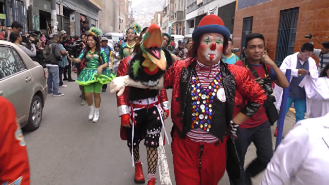 В столице Перу прошел День клоуна