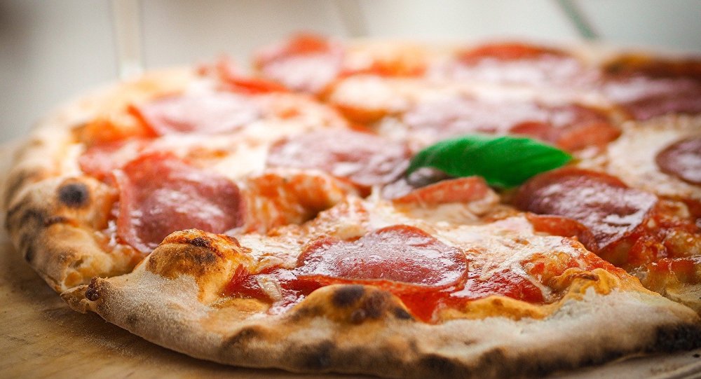 Ресторану в США грозит штраф в 100 млн долларов за пиццу со свининой