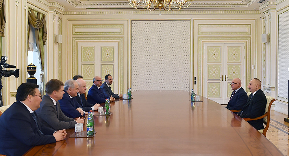 Президент Алиев принял главных таможенников СНГ