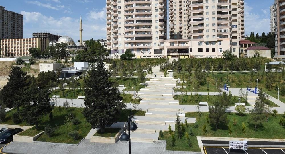 Президент Алиев - на открытии нового парка в Ясамале