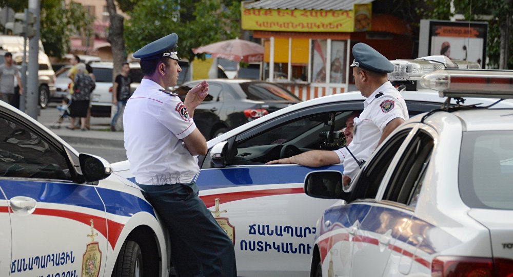 В центре Еревана взорвали банкомат