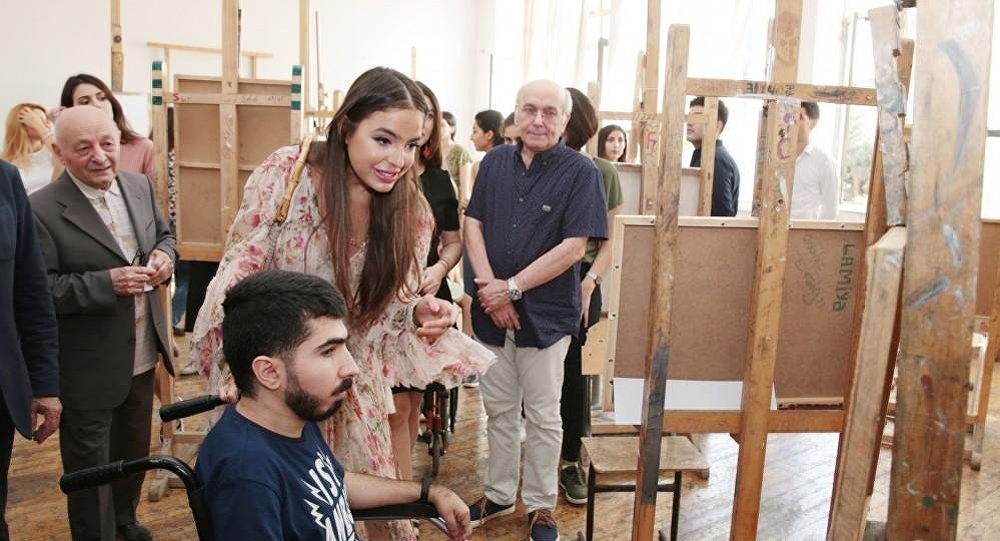 Юные таланты Академии художеств в центре внимания Фонда Гейдара Алиева