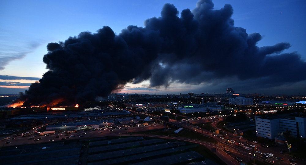В Москве пожар в ТЦ охватил территорию в 55 тысяч квадратных метров