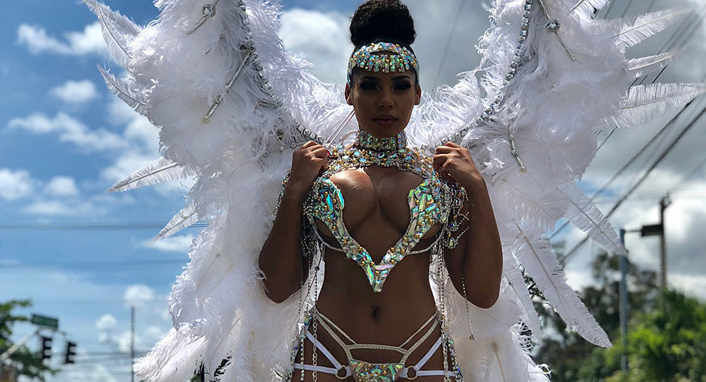 Ямайская красавица показала всем свою роскошную фигуру